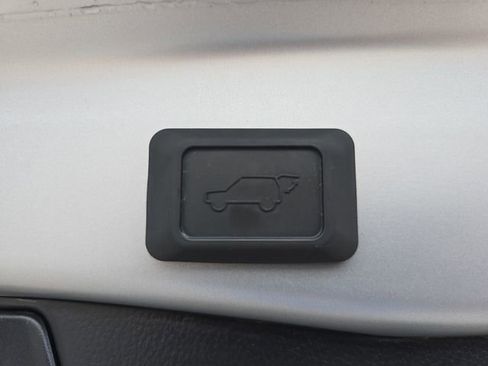 Used 2023 Toyota RAV4 XLE w/ Convenience Package FWD image 14