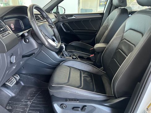 Used 2022 Volkswagen Tiguan SEL R-Line AWD/4WD image 11
