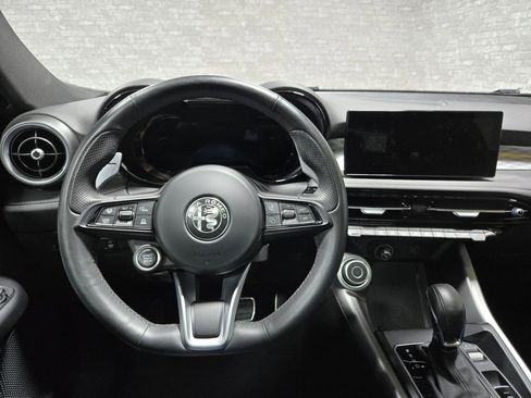 Used 2024 Alfa Romeo Tonale Veloce image 17