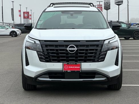 New 2026 Nissan Pathfinder SL image 9