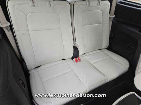 Used 2023 Lincoln Aviator Black Label w/ Jet Package image 16