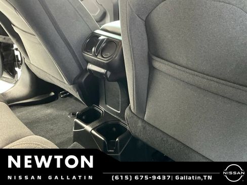 Used 2024 Jeep Wrangler Unlimited Sport AWD/4WD image 18