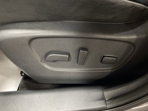 Used 2015 Nissan Rogue SV image 9