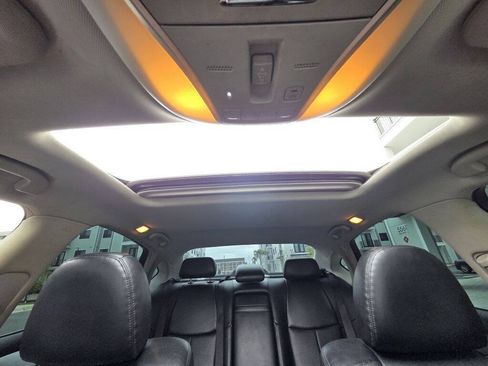 Used 2015 INFINITI Q70 3.7 RWD image 18