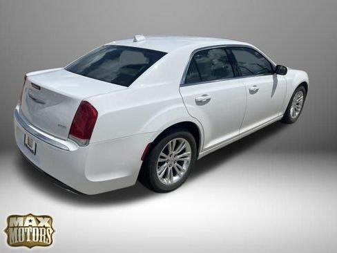 Used 2020 Chrysler 300 Touring L w/ Quick Order Package 2EF RWD image 4