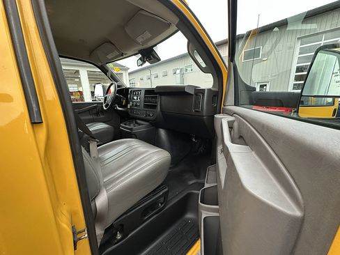 Used 2021 GMC Savana 3500 Extended w/ Power Convenience Package RWD image 23