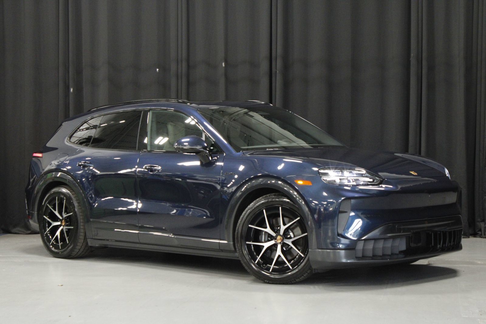Used 2026 Porsche Cayenne Electric AWD/4WD image 9