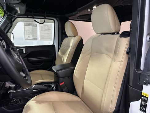 Used 2020 Jeep Wrangler Sport image 9
