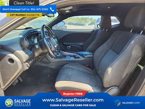 Used 2016 Dodge Challenger SXT RWD image 9