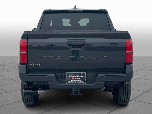Used 2025 Toyota Tacoma SR AWD/4WD image 4