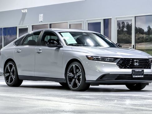 Used 2024 Honda Accord Sport image 7