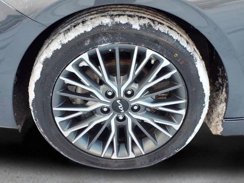 Used 2024 Kia Forte GT-Line w/ GT-Line Premium Package image 10