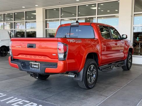 Used 2018 Toyota Tacoma TRD Sport AWD/4WD image 14