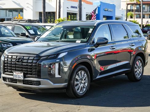 Used 2025 Hyundai Palisade SEL FWD image 3