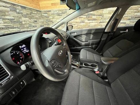 Used 2017 Kia Forte LX FWD image 13