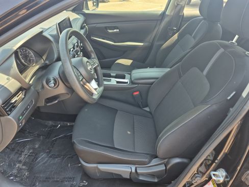 Used 2025 Nissan Sentra SV FWD image 17