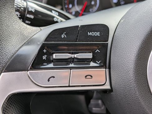 Used 2021 Hyundai Elantra SEL image 15