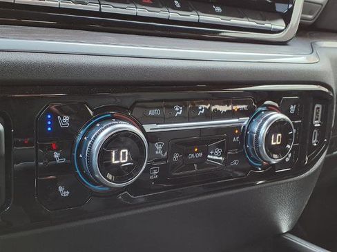 New 2026 GMC Sierra 1500 SLT image 7