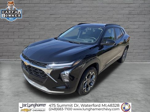 Used 2024 Chevrolet Trax LT w/ Driver Confidence Package FWD image 8