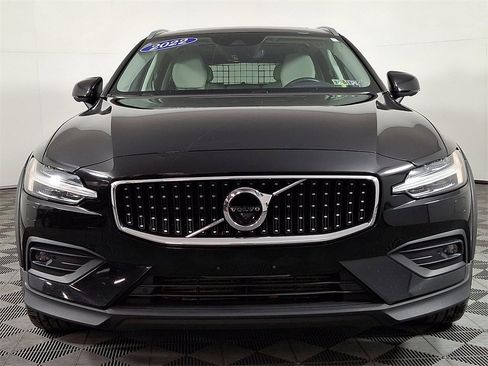 Used 2022 Volvo V60 T5 Cross Country w/ Advanced Package image 6