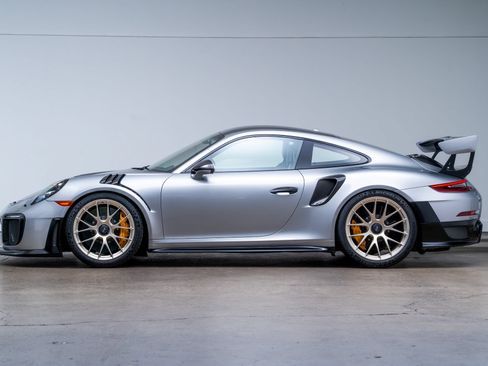 Used 2018 Porsche 911 GT2 RS w/ Weissach Package RWD image 4