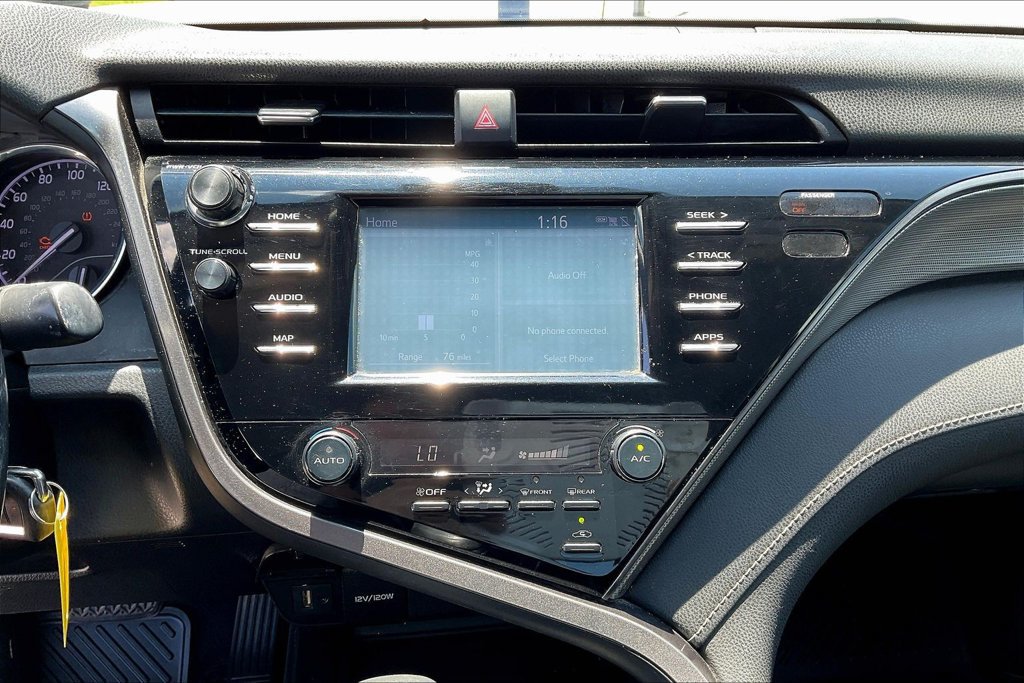 Used 2019 Toyota Camry SE FWD image 21