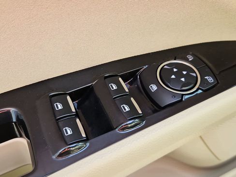 Used 2016 Ford Fusion SE FWD image 17
