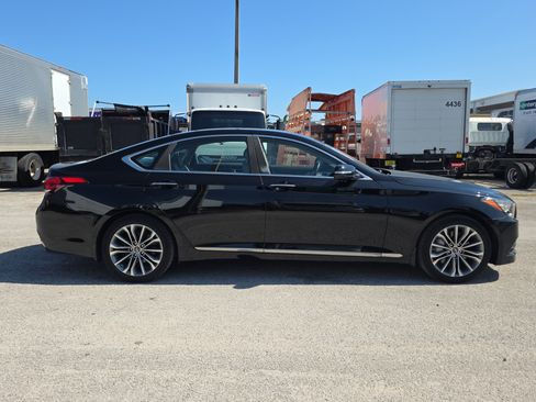 Used 2016 Hyundai Genesis 3.8 RWD image 8