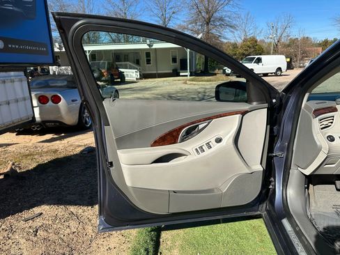 Used 2013 Buick LaCrosse Premium image 13