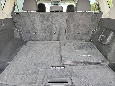 Certified 2022 Nissan Rogue SV image 22