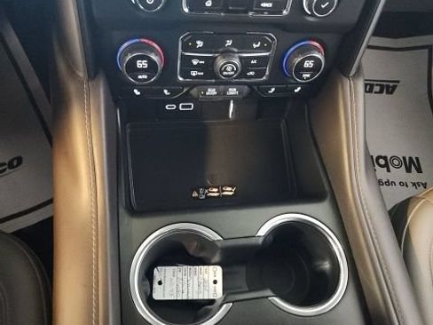 Certified 2024 Chevrolet Suburban LT AWD/4WD image 35