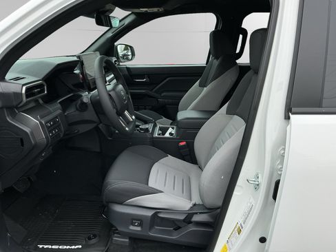 New 2026 Toyota Tacoma TRD Off-Road AWD/4WD image 9