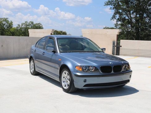 Used 2004 BMW 325xi Sedan AWD/4WD image 8