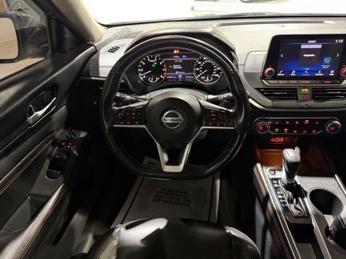 Used 2022 Nissan Altima 2.5 SR w/ Midnight Edition Package FWD image 25