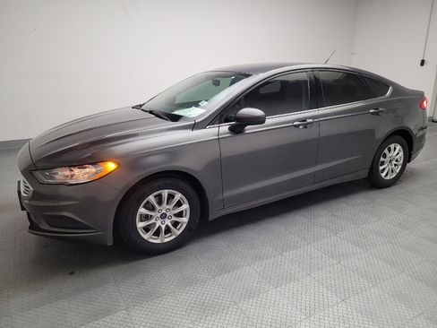 Used 2017 Ford Fusion S image 2