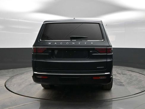 Used 2024 Jeep Wagoneer L Series II w/ Flexible Seating Group AWD/4WD image 6