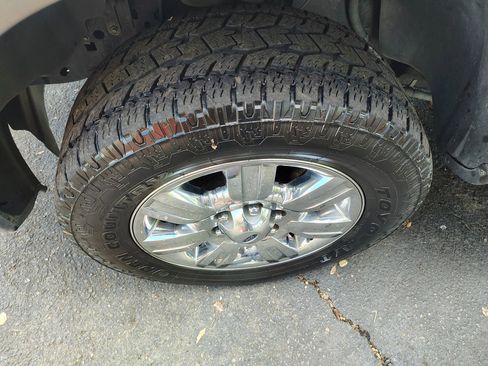 Used 2011 Ford F150 XLT w/ XLT Chrome Pkg image 16