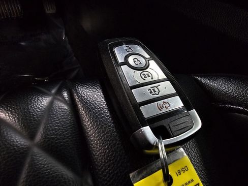 Used 2024 Ford Edge Titanium AWD/4WD image 32