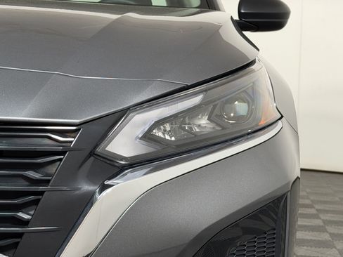 Used 2025 Nissan Altima 2.5 SV FWD image 10