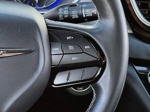 Used 2018 Chrysler Pacifica Touring Plus w/ S Appearance Package image 32