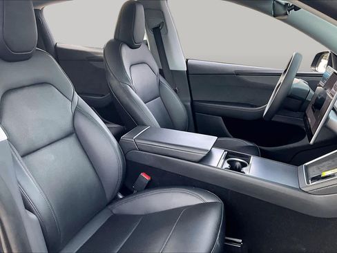 Used 2026 Tesla Model Y AWD image 8