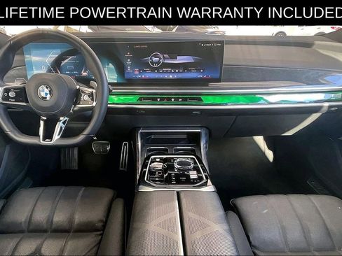 Used 2025 BMW 740i image 20