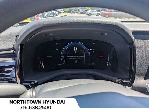 Used 2025 Toyota Camry LE AWD/4WD image 8