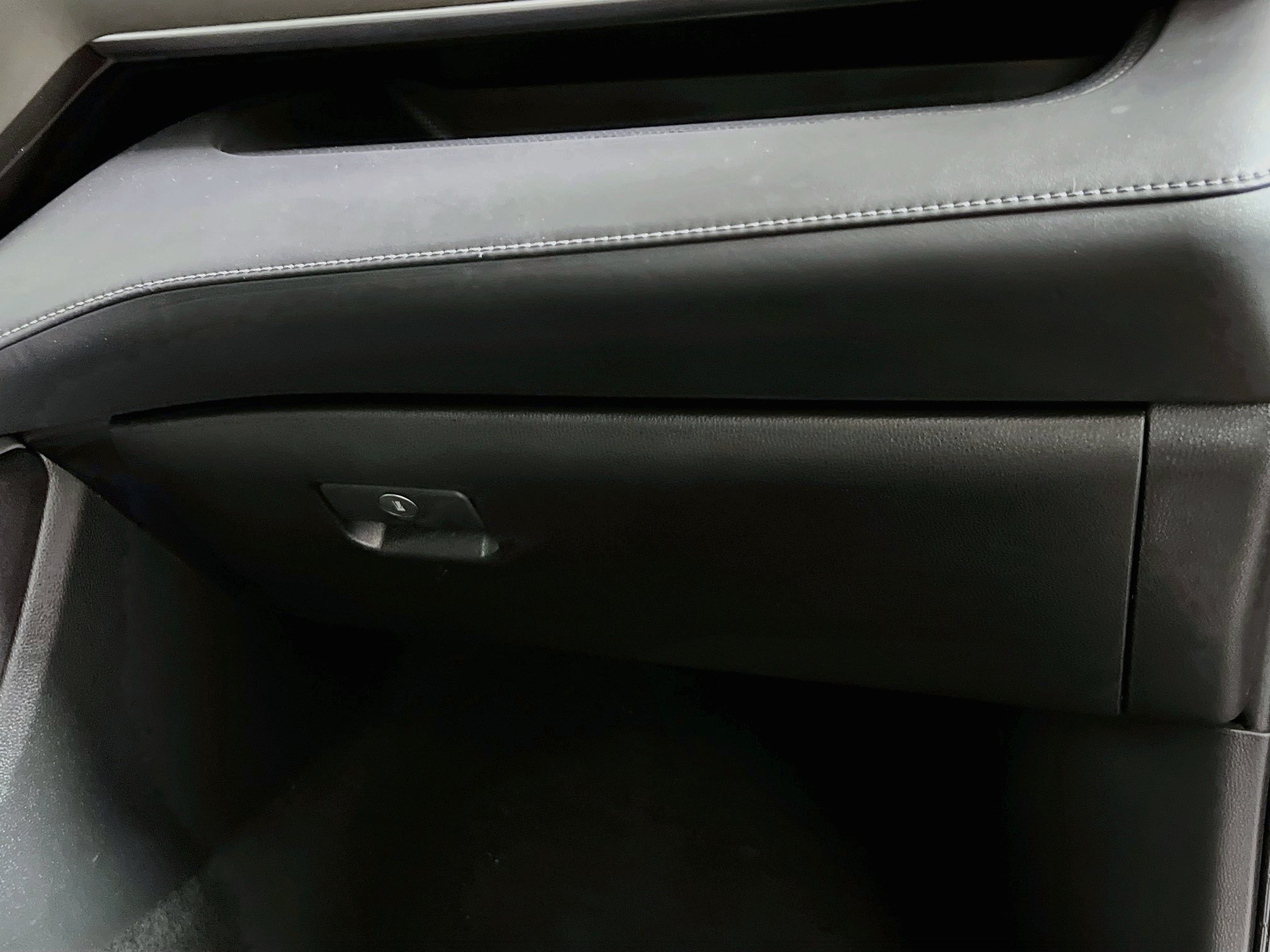 Used 2022 Toyota Highlander LE AWD/4WD image 34