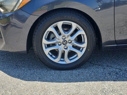 Used 2018 Toyota Yaris iA FWD image 32