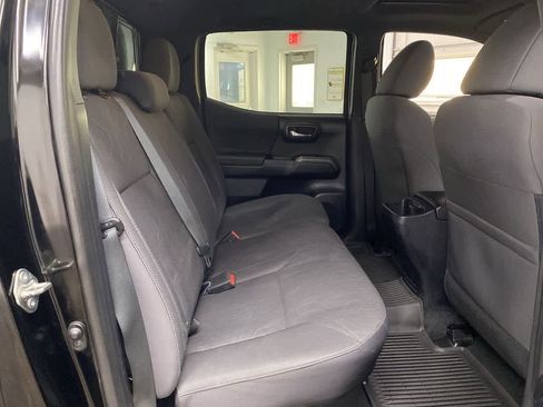 Used 2016 Toyota Tacoma TRD Sport image 17