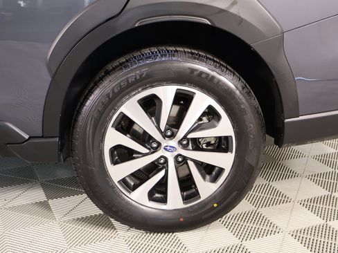 Used 2024 Subaru Outback Premium AWD/4WD image 18