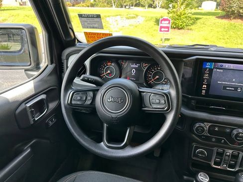 Used 2025 Jeep Wrangler Unlimited Sport AWD/4WD image 21
