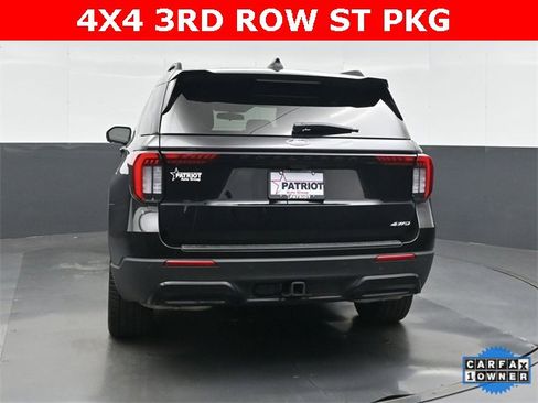Used 2025 Ford Explorer ST-Line w/ ST-Line Street Pack image 9