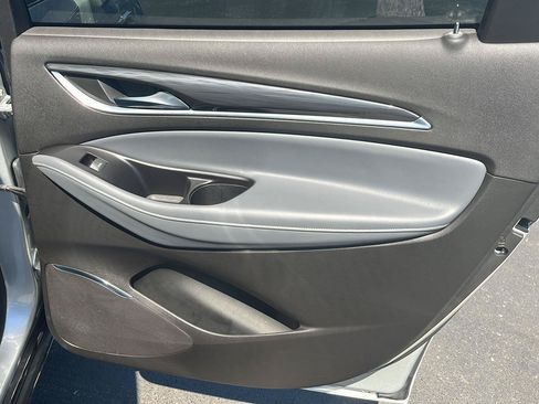Used 2019 Buick Enclave Essence AWD/4WD image 28